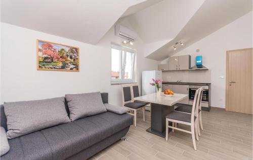 Beautiful Apartment In Biograd With Wifi