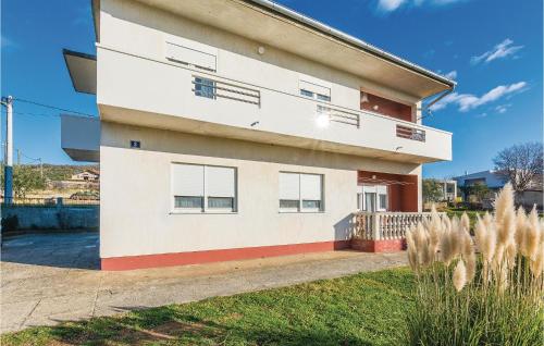  Four-Bedroom Apartment in Posedarje in Posedarje