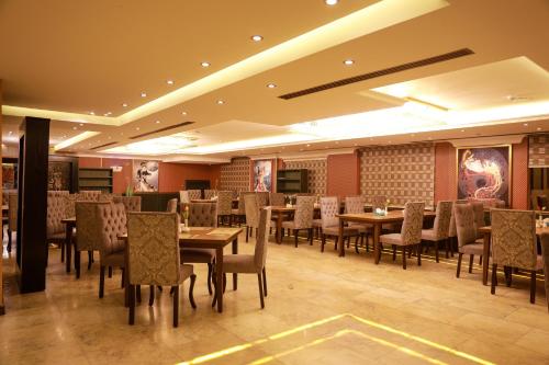 Strand Hotel Jordan - image 8
