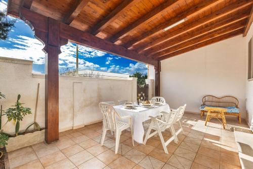 Villetta Filomena by BarbarHouse