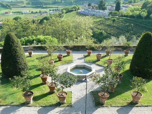 Kert, Il Castello in Villaga