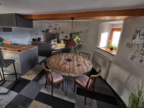 Der alte Torturm in 貝格貝羅爾巴赫