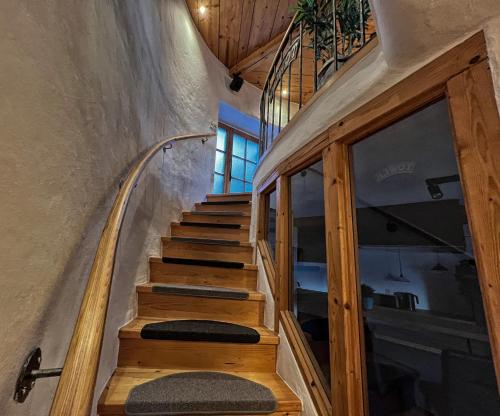 Der alte Torturm in 貝格貝羅爾巴赫