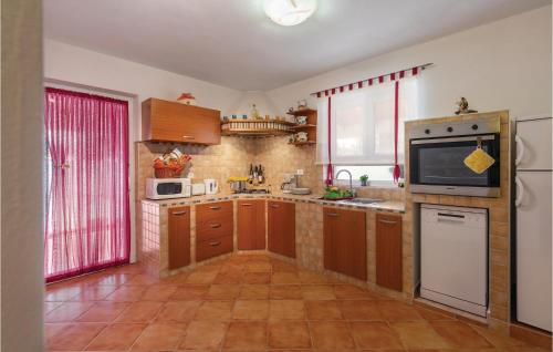virtuve, Holiday Home Barban 53 in Sajini