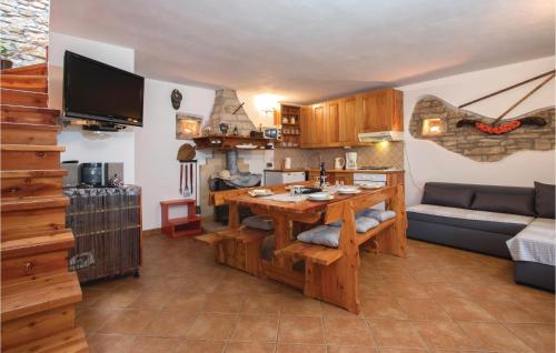 Lovely Home In Svetvincenat With Wifi