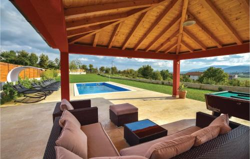 Peldbaseins, Stunning Home In Rumin With Sauna in Rumin
