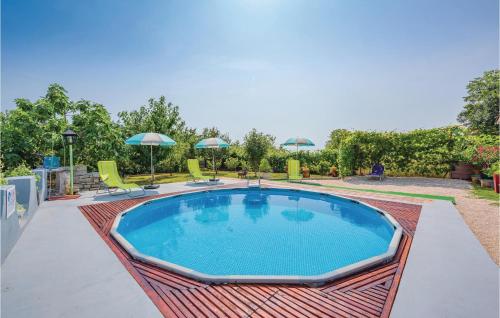  Two-Bedroom Apartment in Kastelir, Unterkunft in Kaštelir