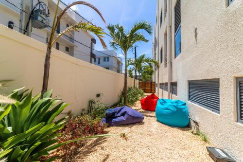 One Bay Residence - Apartment 2 - Apartment in Pereybere - Tap to explore photos