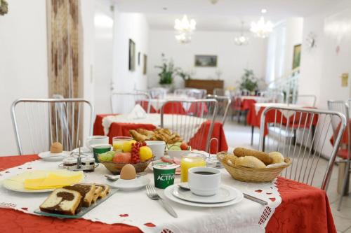 Ételek és italok, Hotel Viktoria Schonbrunn near Schönbrunni Állatkert