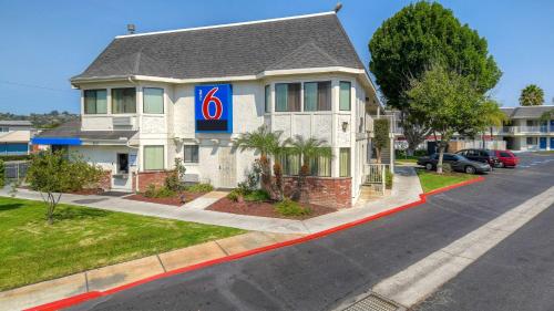 Motel 6-El Cajon, CA - San Diego