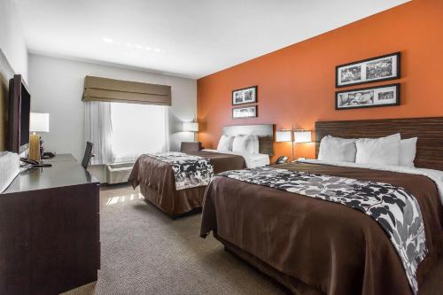 Sleep Inn & Suites - image 12