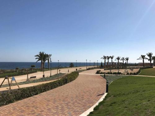 Mario apartamento cerca de la playa con balcon y piscina comunitaria