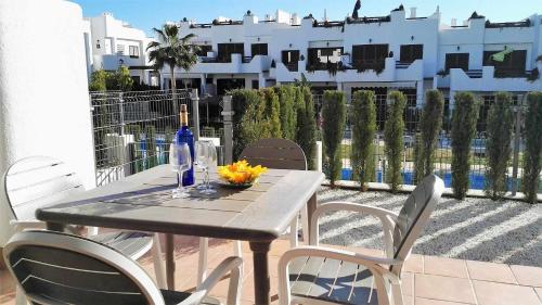  El sol apartamento con jardín en lujosa residencia en la playa, Pension in San Juan de los Terreros