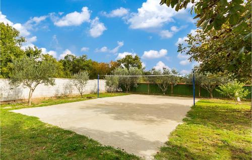 Amazing Studio In Valtursko Polje With Outdoor Swimming Pool