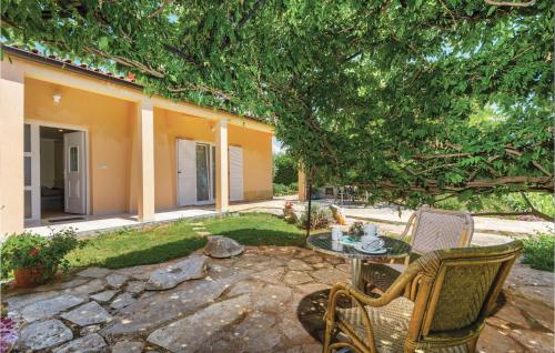  Two-Bedroom Apartment in Kastelir in Kaštelir