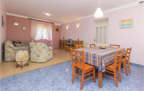  Holiday Apartment Tkon 06 in Tkon