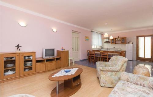  Holiday Apartment Tkon 06 in Tkon