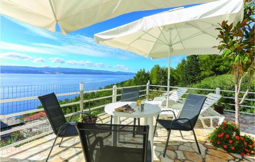 2 Bedroom Beautiful Apartment In Mimice