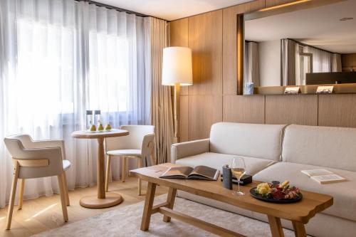 341135097 Schweizerhof Zermatt - a Small Luxury Hotel