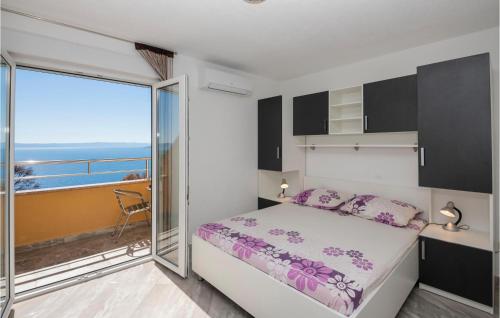 Gorgeous Apartment In Krvavica in 加菲薩