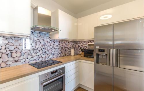 virtuve, Four-Bedroom Holiday Home In Brist in Brist