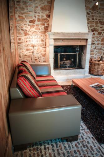 2 bedrooms, 5 beds