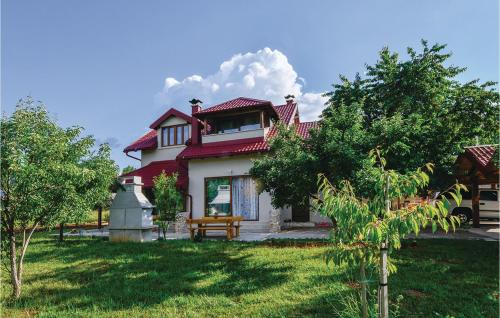 Cozy Home In Gospic With Kitchen