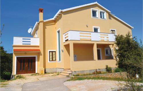 2 Bedroom Cozy Apartment In Kukljica