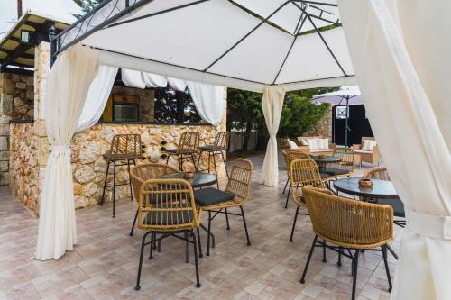 Apollon Palace Kefalonia in Livathou