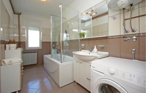 Bathroom, Apartment Sestanovac 23 With Outdoor Swimmingpool in Sestanovac
