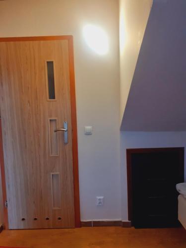 Instalações, Pokoje Gościnne (Pokoje Goscinne) in Matarnia