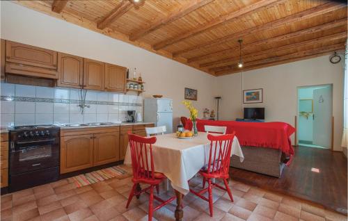 Gorgeous Home In Dubravice-skradin With Wifi