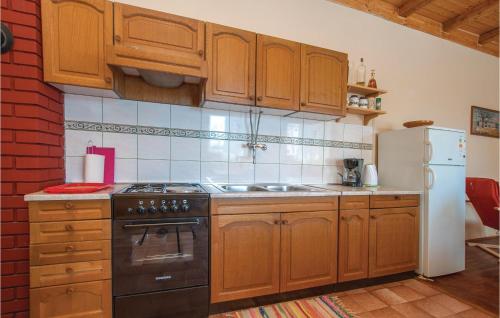Gorgeous Home In Dubravice-skradin With Wifi