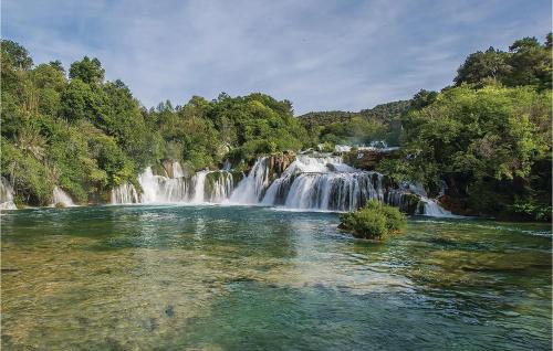 Gorgeous Home In Dubravice-skradin With Wifi