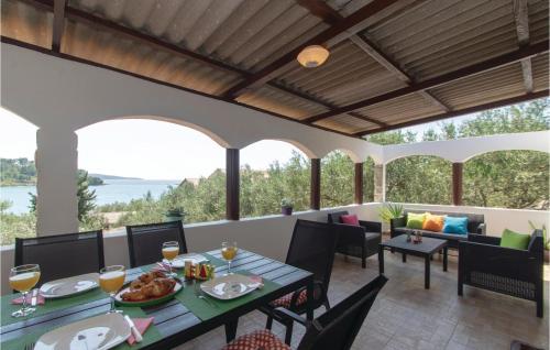 Lovely Home In Vela Luka With Kitchen