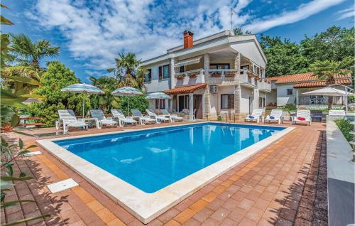 Awesome Apartment In Porec With 2 Bedrooms, Wifi And Outdoor Swimming Pool