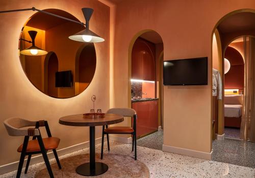 Enterprise Hotel Design & Boutique - image 6