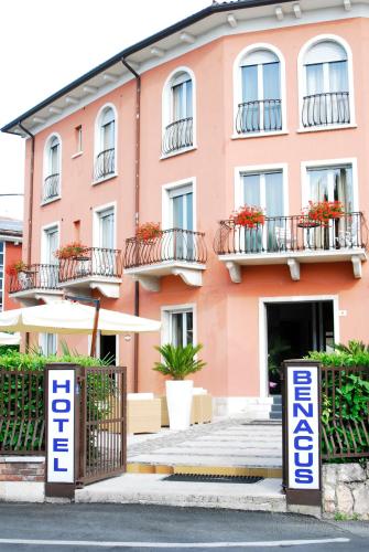 Hotel Benacus 4