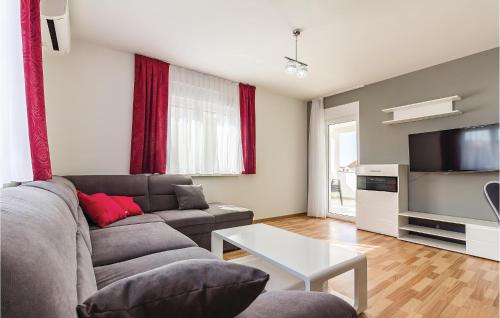 Three-Bedroom Apartment in Medulin - Medulin