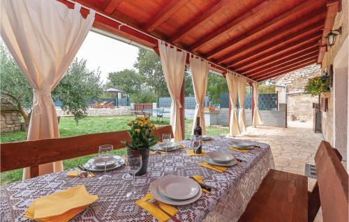 Lovely Home In Oklaj With Outdoor Swimming Pool