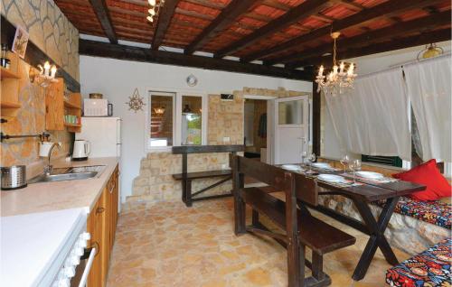Beautiful Apartment In Ivan Dolac With Outdoor Swimming Pool