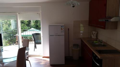 One-Bedroom Apartment image 10