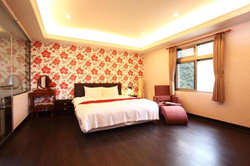 room detail thumbnail 1