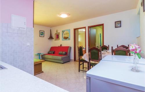 Pet Friendly Apartment In Porec With Wifi