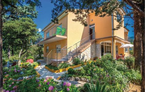  Awesome apartment in Jadranovo with 2 Bedrooms and WiFi, Unterkunft in Jadranovo