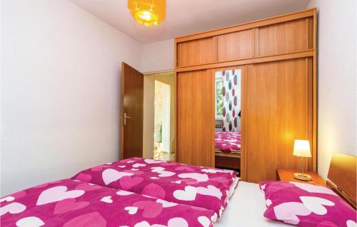 3 Bedroom Cozy Apartment In Kostrena