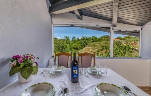  Awesome apartment in Zupanje with 1 Bedrooms and WiFi, Ferienwohnung in Županje