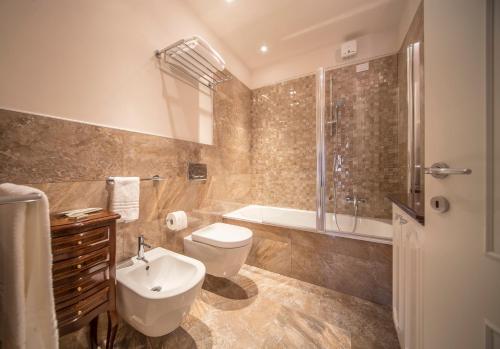 Lady Capulet Apartments - image 6
