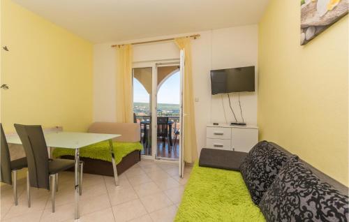  One-Bedroom Apartment in Gornji Karin in Gornji Karin