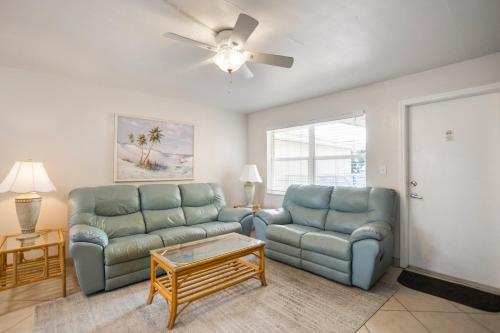 Large 1B1B Unit - Pool Side - Surf Song #229, St. Pete Beach